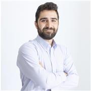 Laureato in composizione per musica elettronica, fonico presso Chroma Lab (Foggia) e Moto Armonico Recording Studio (Barletta), offre lezioni private, ripetizioni e percorsi formativi specifici individuali e di gruppo di composizione e produzione, mixing,